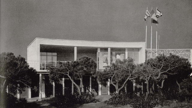 Restaurant-balneari CAPRI de Gavà Mar (1958) (Quaderns d'arquitectura - R.Tort Estrada)